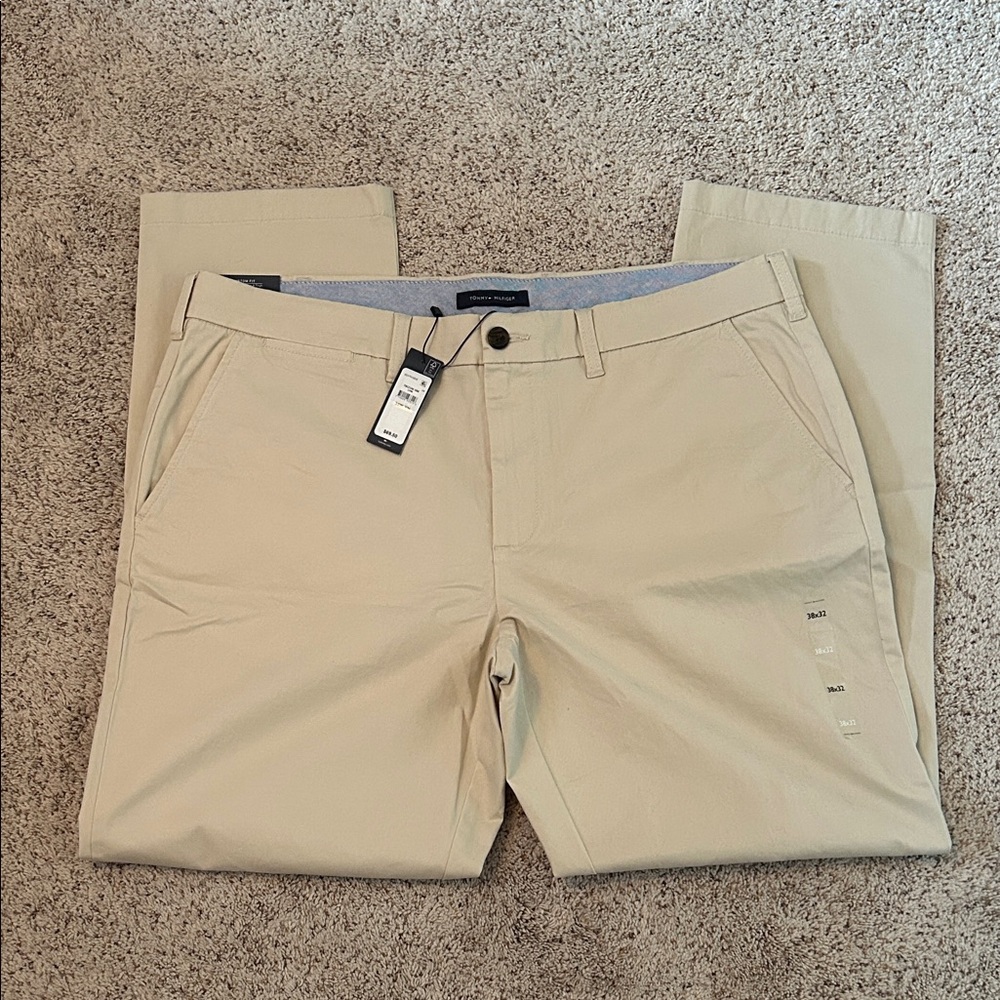 Tommy Hilfiger Men's Khaki Chinos Flat Front THFLEX Custom Fit 38W 32L NWT